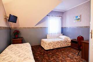 Отель Zielony Zakątek Остроленка Двухместный номер с 2 отдельными кроватями и собственной ванной комнатой-1